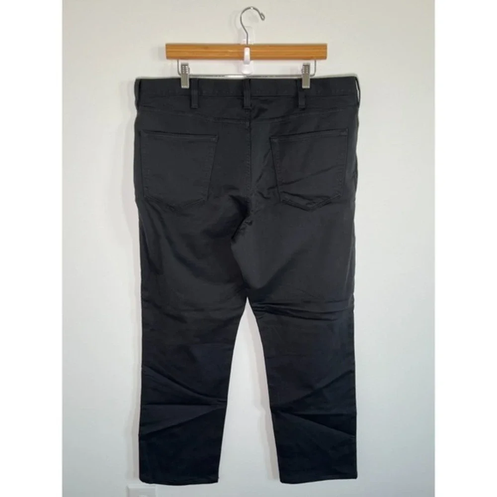 Banana Republic Pants Mens 38x32 Black Traveler Slim Fit Chino‎ Preppy